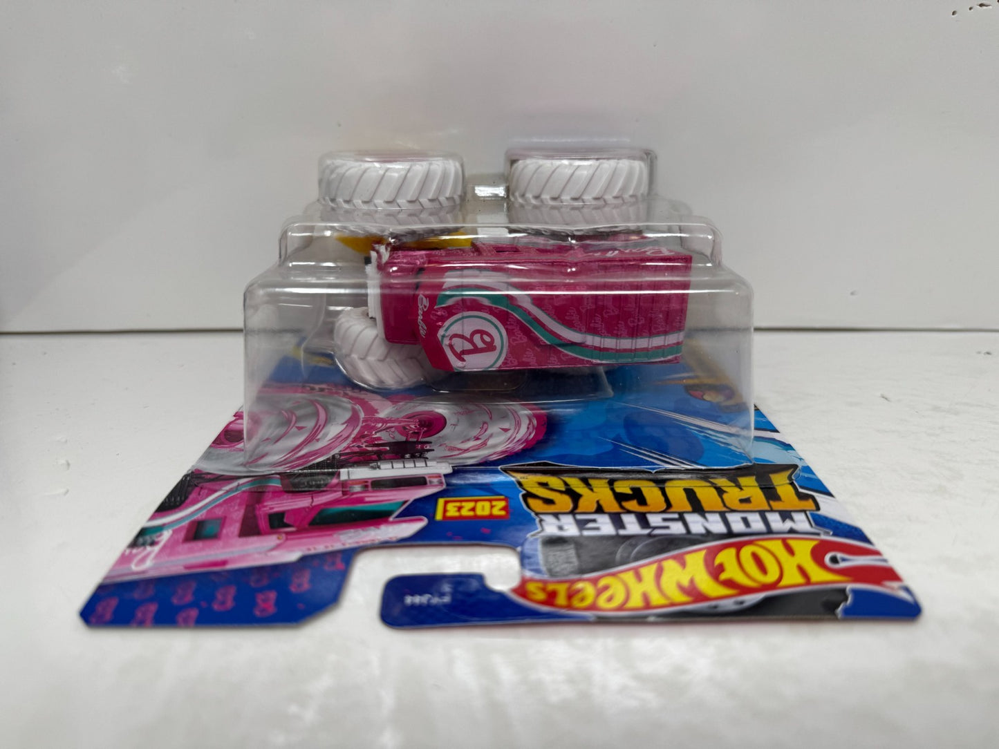 Hot Wheels Monster Trucks Barbie Ultimate Camper 1:64 Diecast