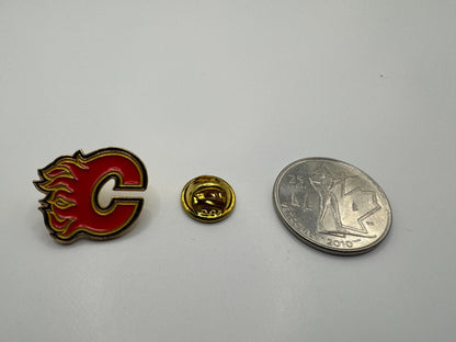 Calgary Flames NHL Hockey Team Lapel Pin UDT1