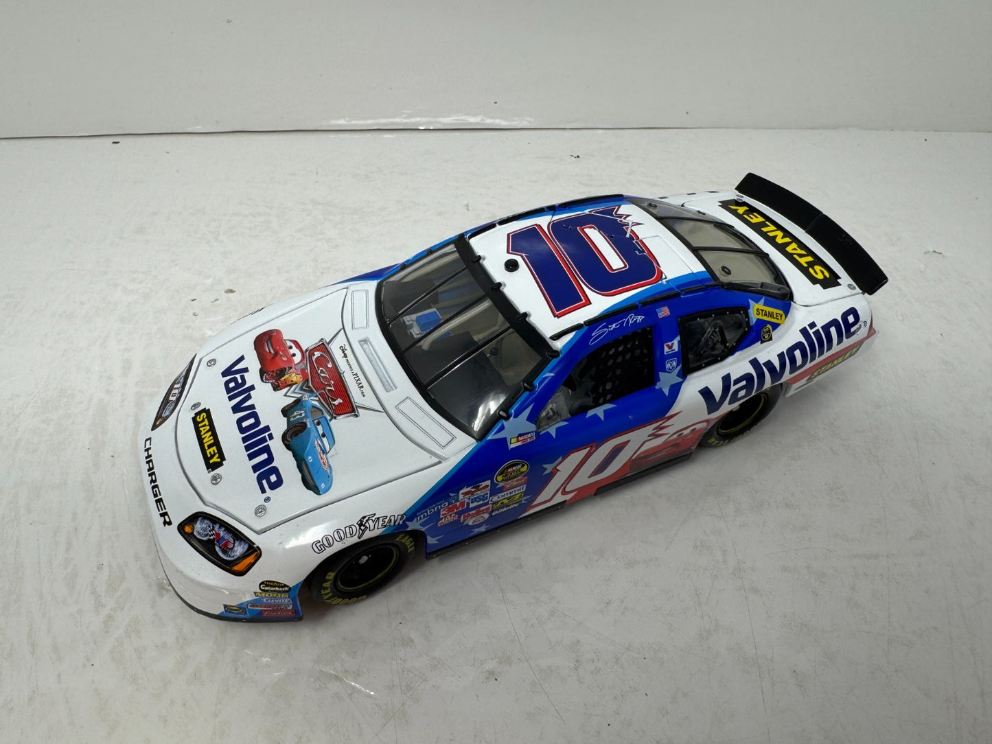 Action Nascar #10 Scott Riggs Valvoline Cars 2006 Dodge Charger 1:24 Diecast