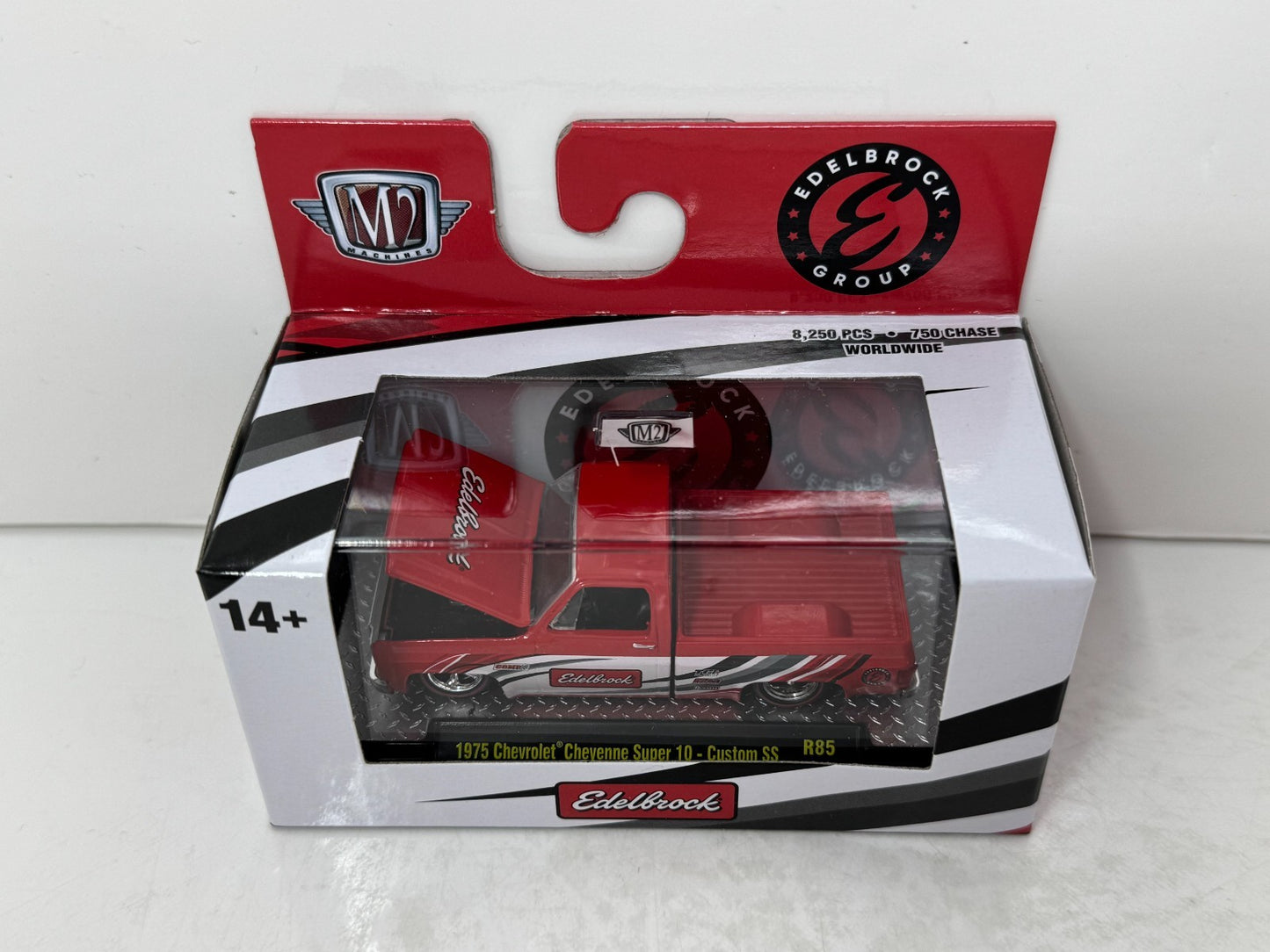 M2 Machines Edelbrock 1975 Chevrolet Cheyenne Super 10 Custom SS 1:64 Diecast
