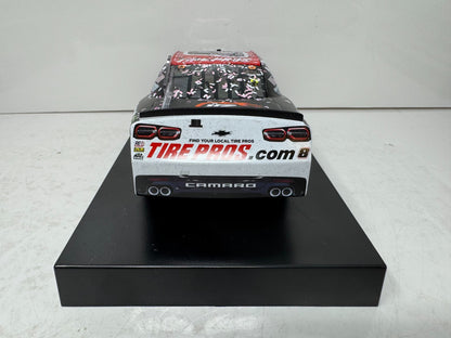 Lionel Racing Nascar #8 Josh Berry 2022 Chevy Camaro 1:24 Diecast Raced Version AUTO