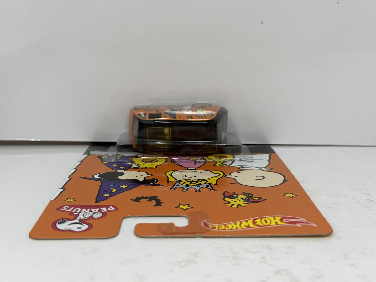 Hot Wheels Peanuts Quick D-Livery 1:64 Diecast Real Riders