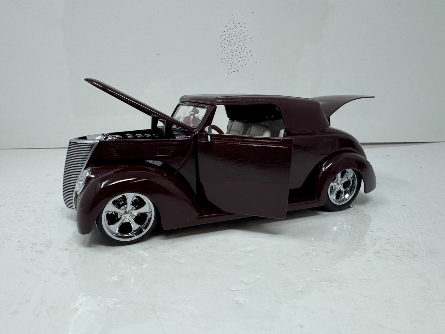 Yat Ming Road Signature 1937 Ford Shyne Rodz 1:18 Diecast