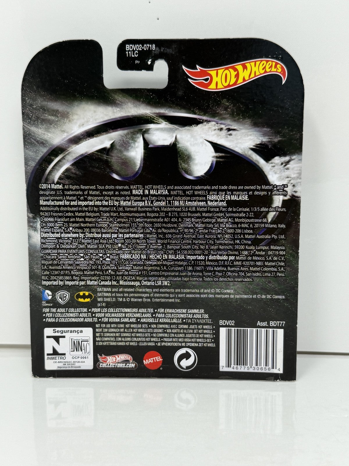 Hot Wheels Retro Entertainment Batman Returns Batmobile 1:64 Diecast