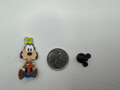 Disney Goofy Big Head Art Booster Trading Pin DC2S8
