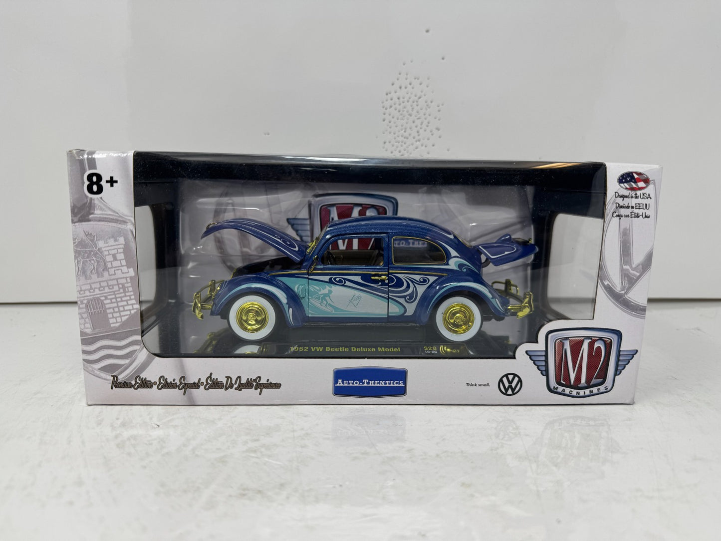 M2 Machines 1952 Volkswagen Beetle Deluxe Model CHASE 1:24 Diecast Gold Rims