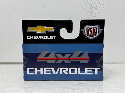 M2 Machines 1993 Chevrolet Silverado 1500 4x4 1:64 Diecast
