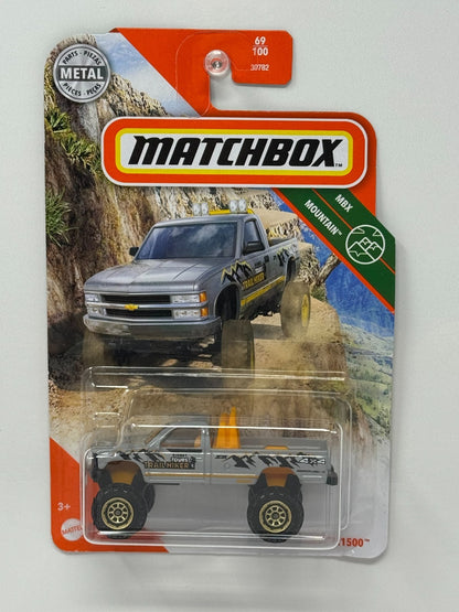 Matchbox MBX Mountain Chevy K1500 1:64 Diecast