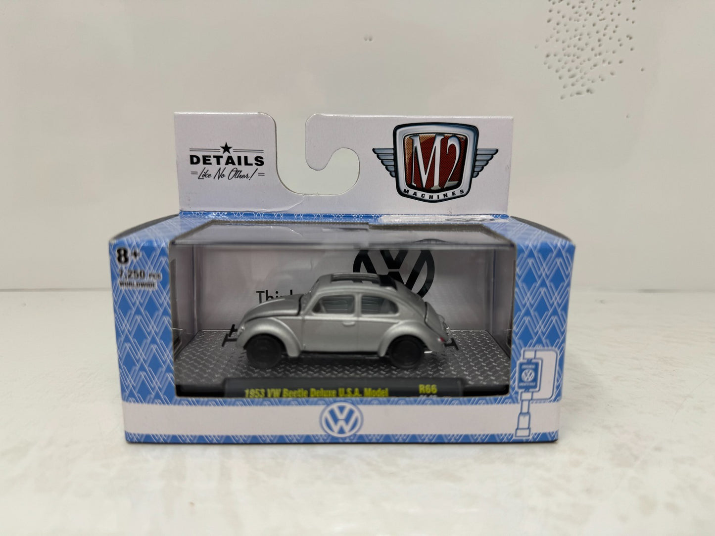 M2 Machines VW 1953 Volkswagen Beetle Deluxe U.S.A. Model 1:64 Diecast
