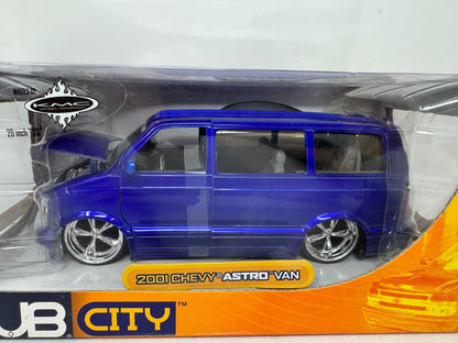Jada Dub City 2001 Chevy Astro Van 1:24 Diecast KMC Wheels 20 Inch SS Rims
