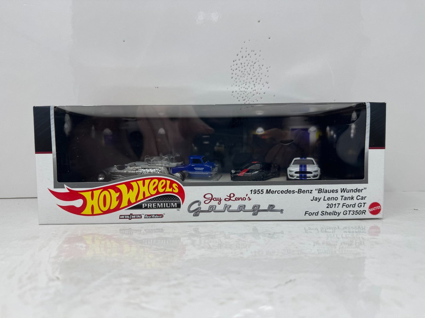 Hot Wheels Premium Jay Leno's Garage 4-Pack Collector Diorama Set 164 Diecast