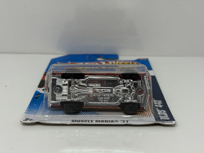 Hot Wheels Muscle Mania 1970 Oldsmobile 442 1:64 Diecast Factory Sealed Red