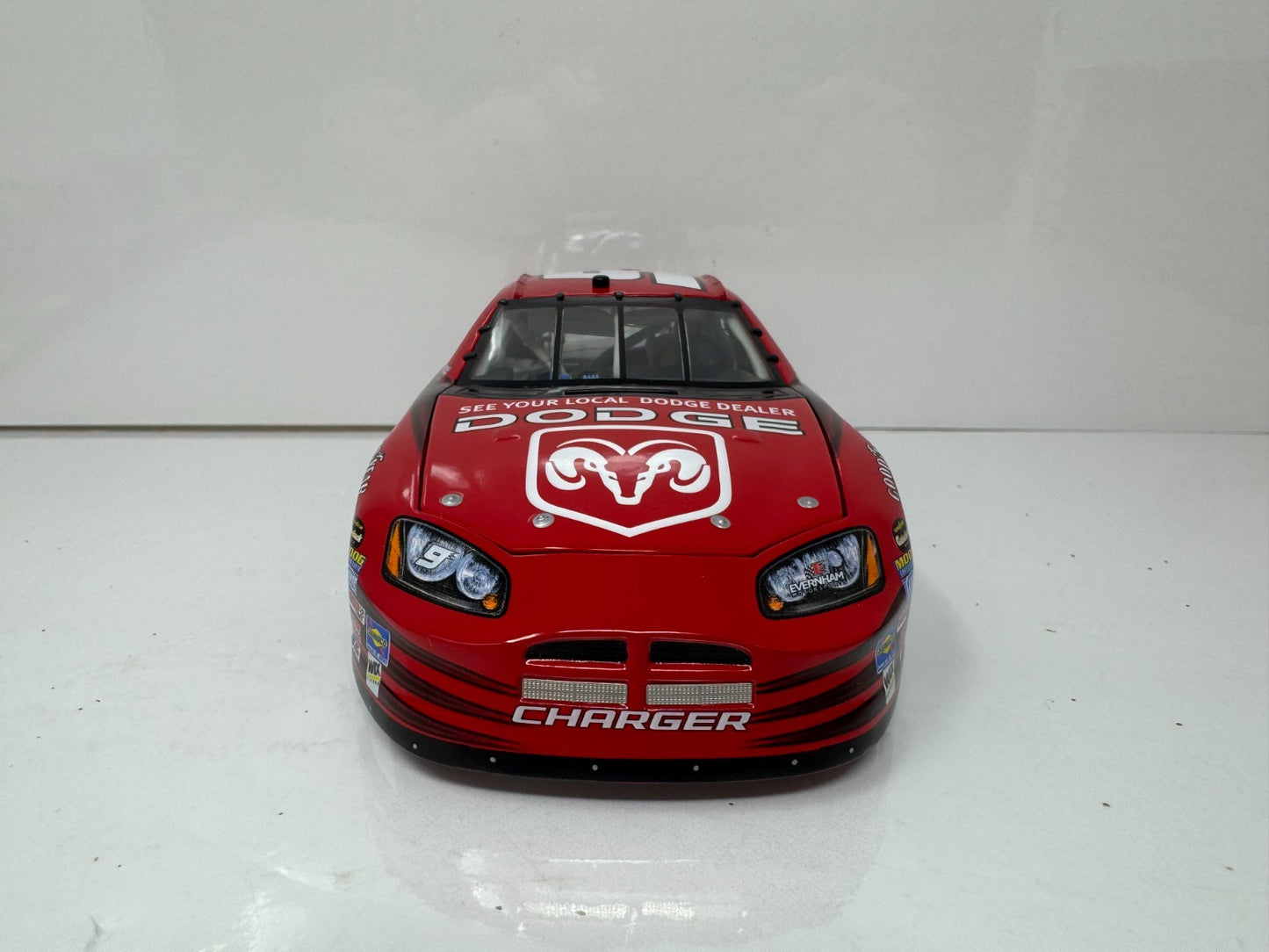 Action NASCAR Kasey Kahne #9 Dodge Dealers 2005 Dodge Charger 1:24 Diecast