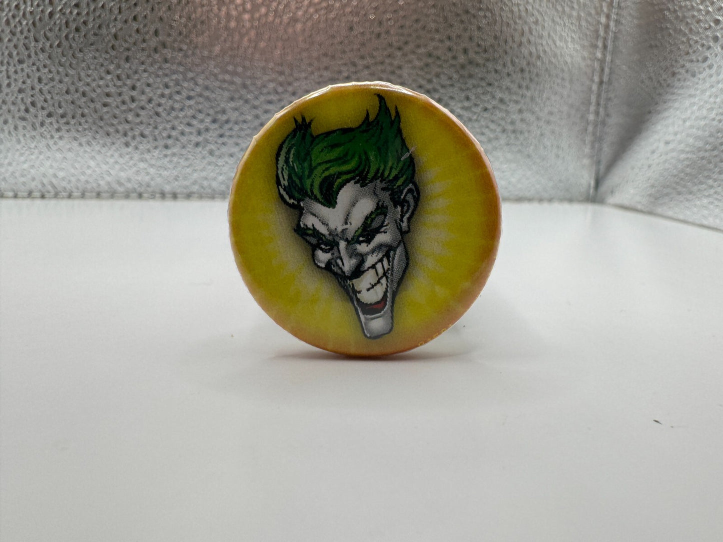 DC The Joker Face Pin-back Button UDT1