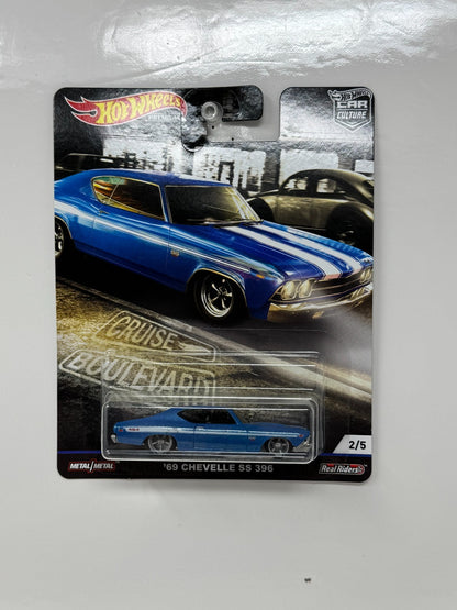 Hot Wheels Premium Cruise Boulevard 1969 Chevelle SS 396 1:64 Diecast
