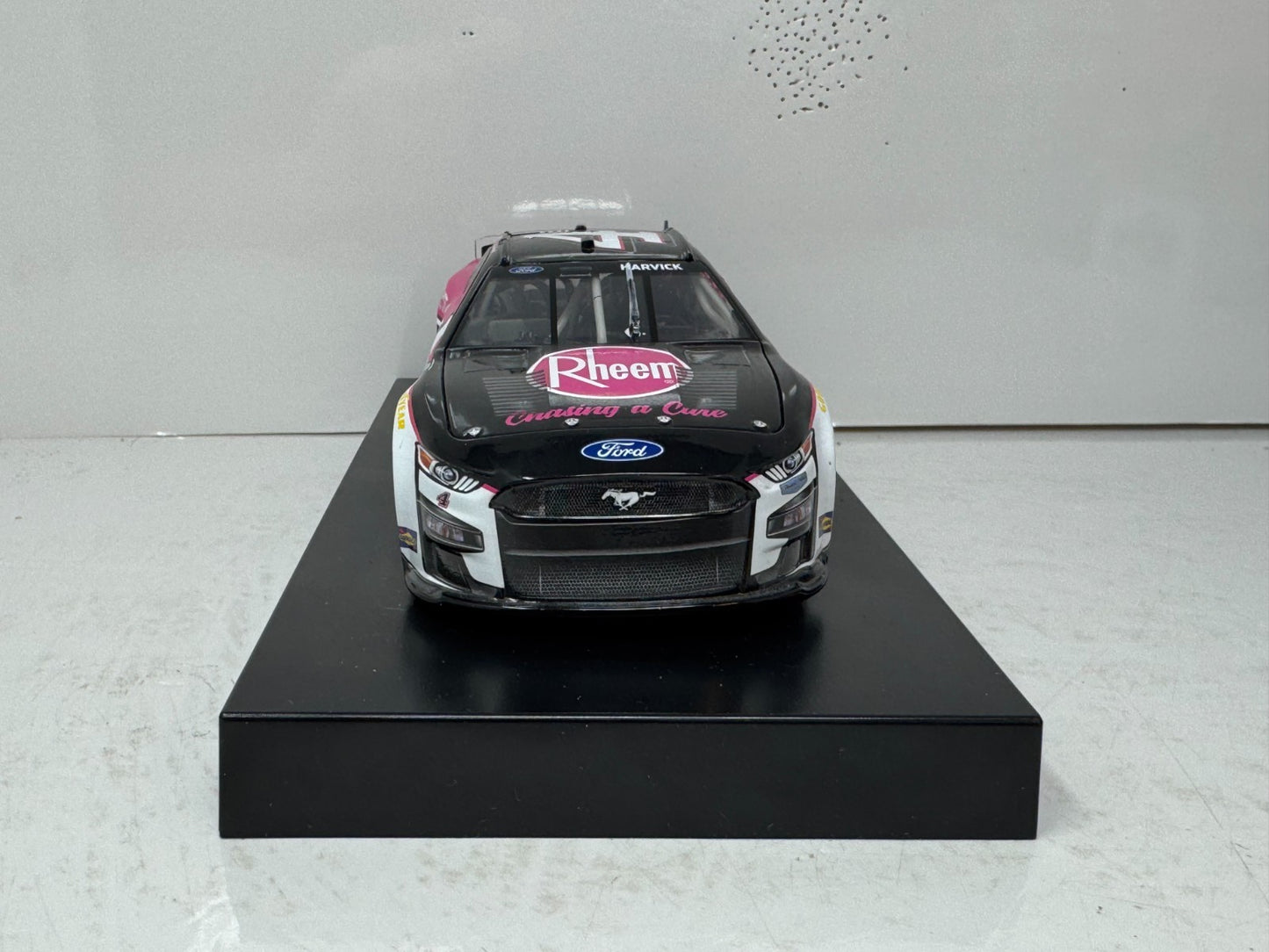 Lionel Nascar #4 Kevin Harvick Rheem Chasing the Cure 2023 Mustang 1:24 Diecast