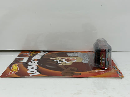 Hot Wheels Looney Tunes 1971 Plymouth Satellite 1:64 Diecast Real Riders