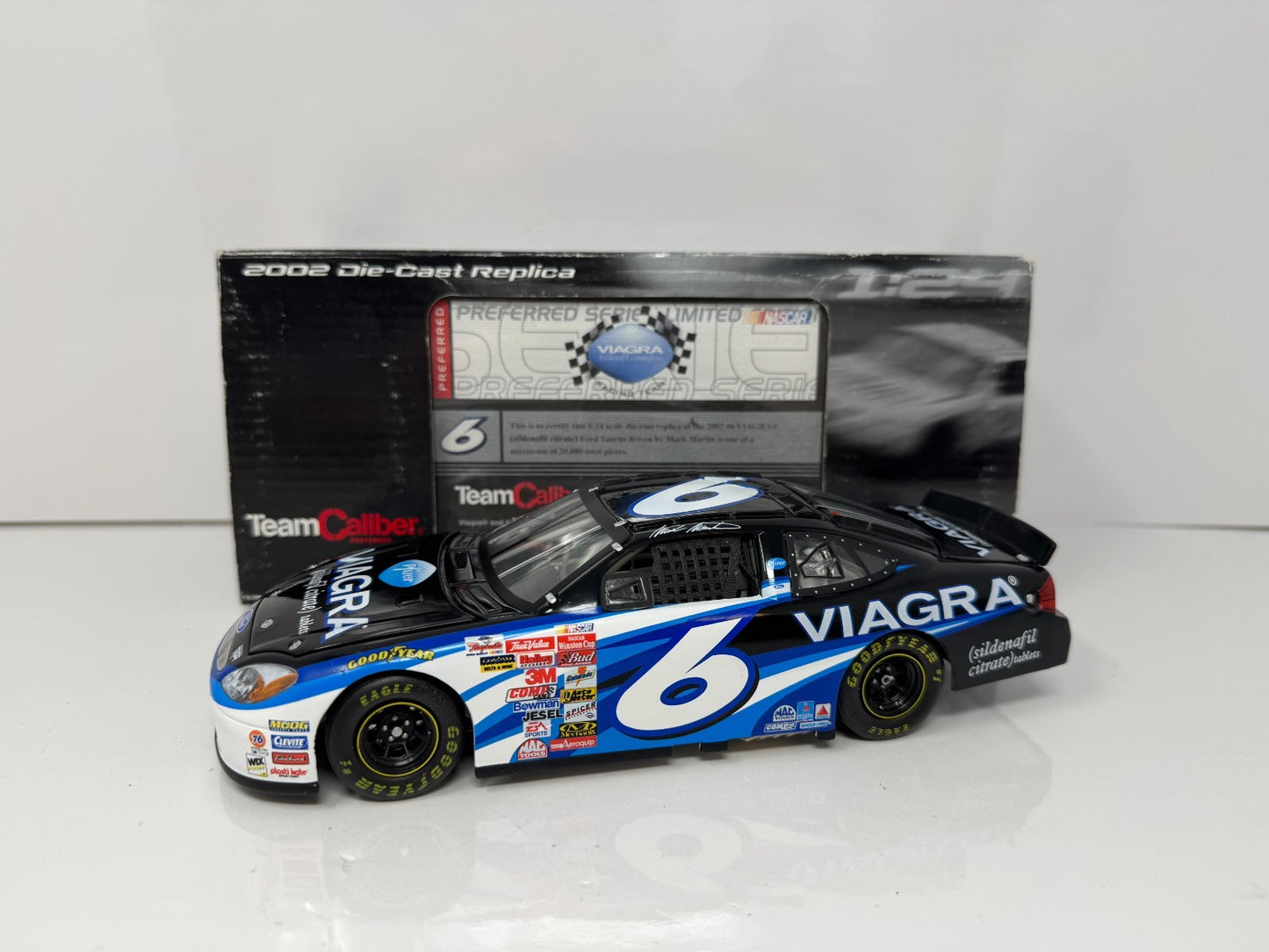 Team Caliber NASCAR Mark Martin #6 Viagra 2002 Ford Taurus 1:24 Diecast