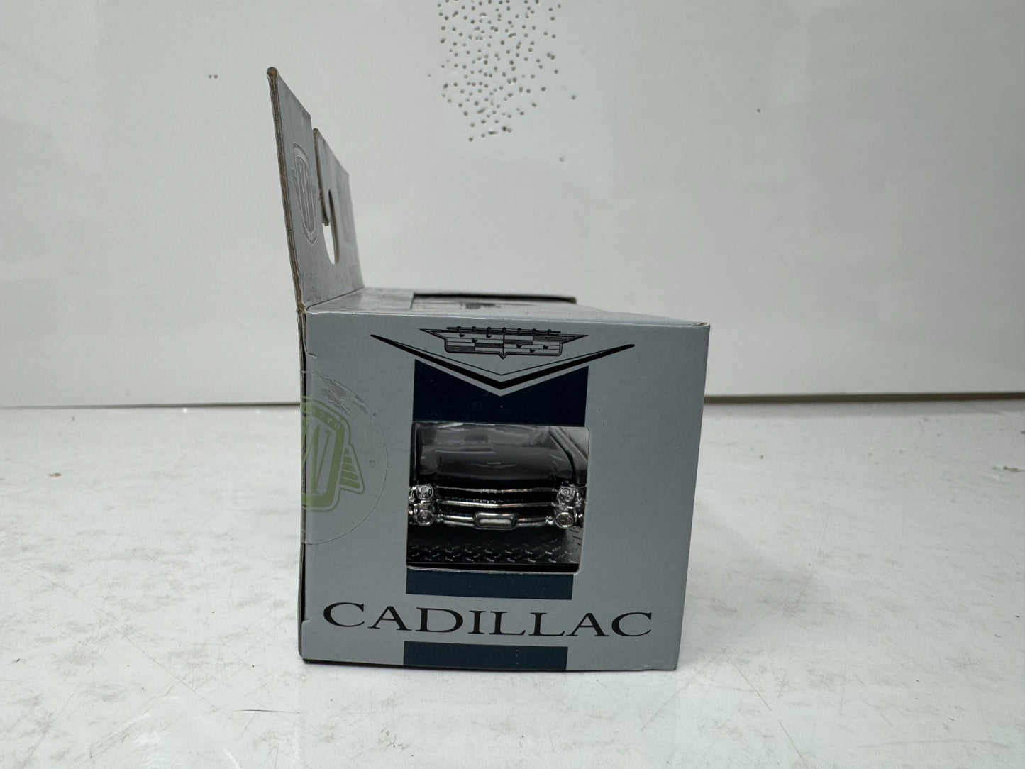 M2 Machines Auto Thentics 1959 Cadillac Series 62 1:64 Diecast