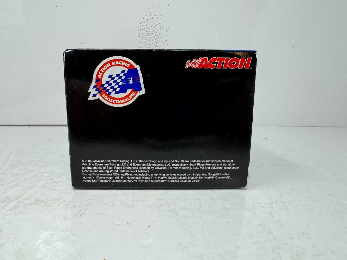Action Nascar #10 Scott Riggs Valvoline Cars 2006 Dodge Charger 1:24 Diecast