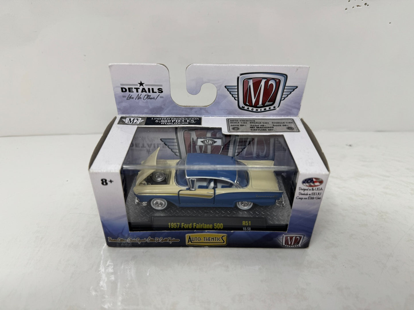 M2 Machines Auto Thentics 1957 Ford Fairlane 500 1:64 Diecast