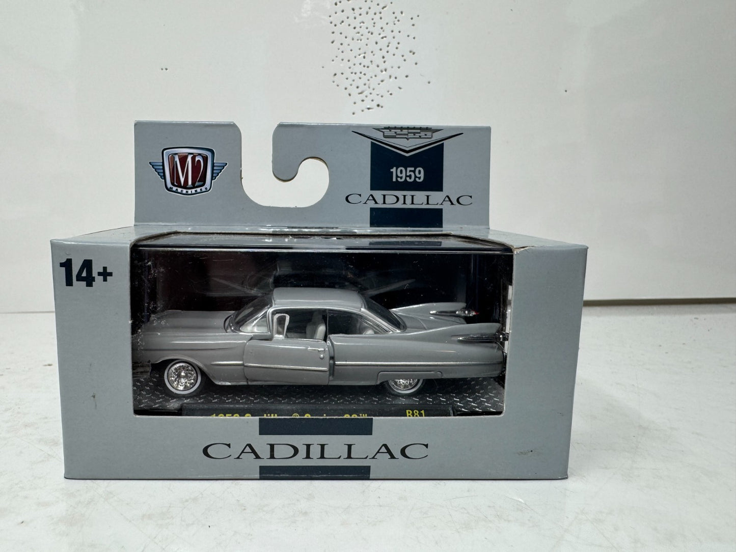 M2 Machines Auto Thentics 1959 Cadillac Series 62 1:64 Diecast