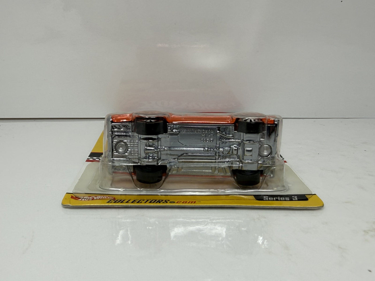 Hot Wheels Neo-Classics 1970 Plymouth Road Runner Series 3 1:64 Diecast