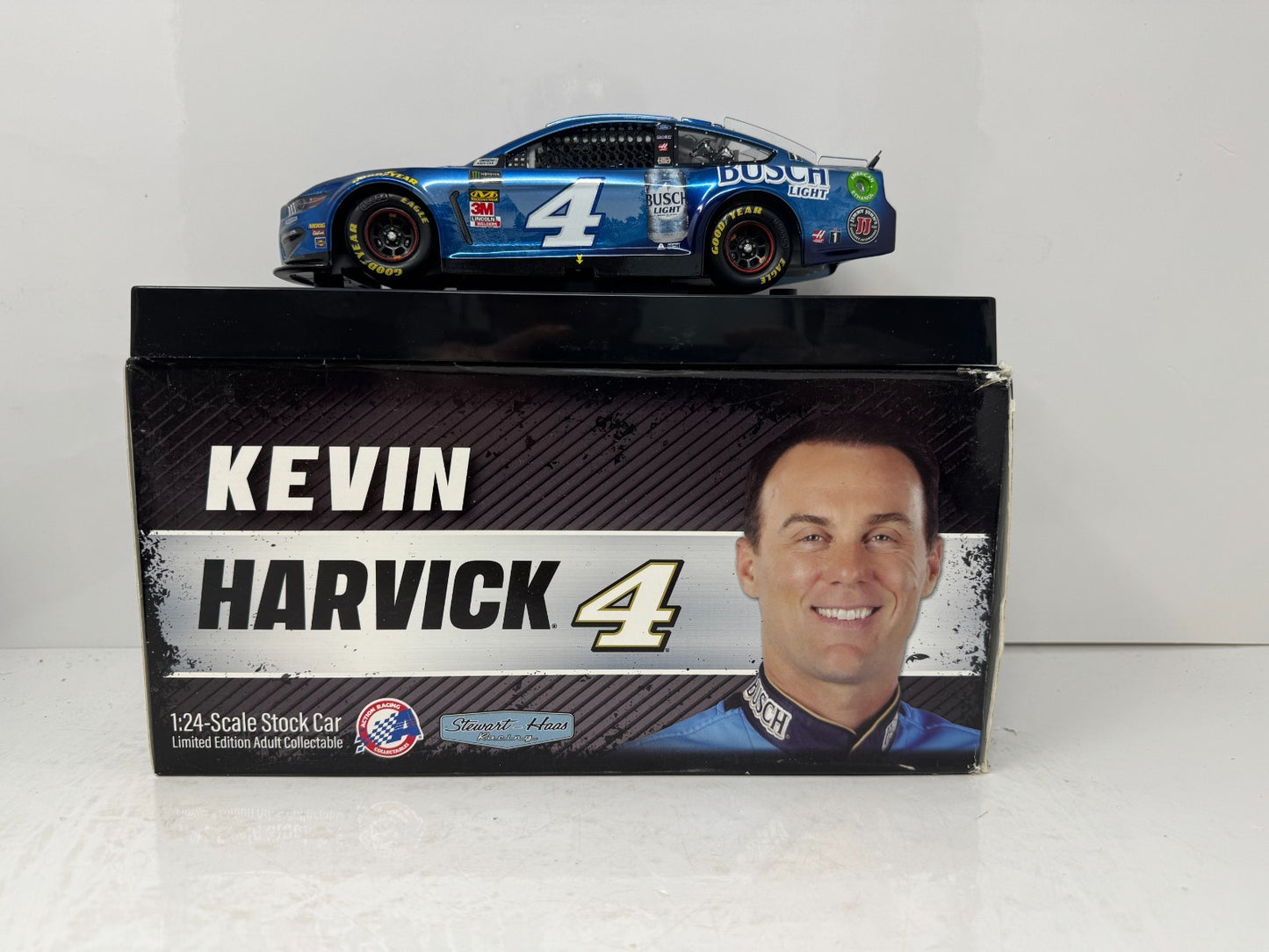 Lionel Racing Nascar #4 Kevin Harvick Busch Mustang 1:24 Diecast Liquid Color 1 of 72