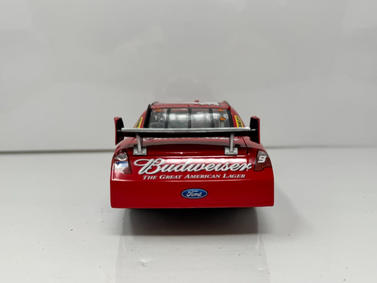 Action NASCAR Kasey Kahne #9 Budweiser 2010 Ford Fusion 1:24 Diecast