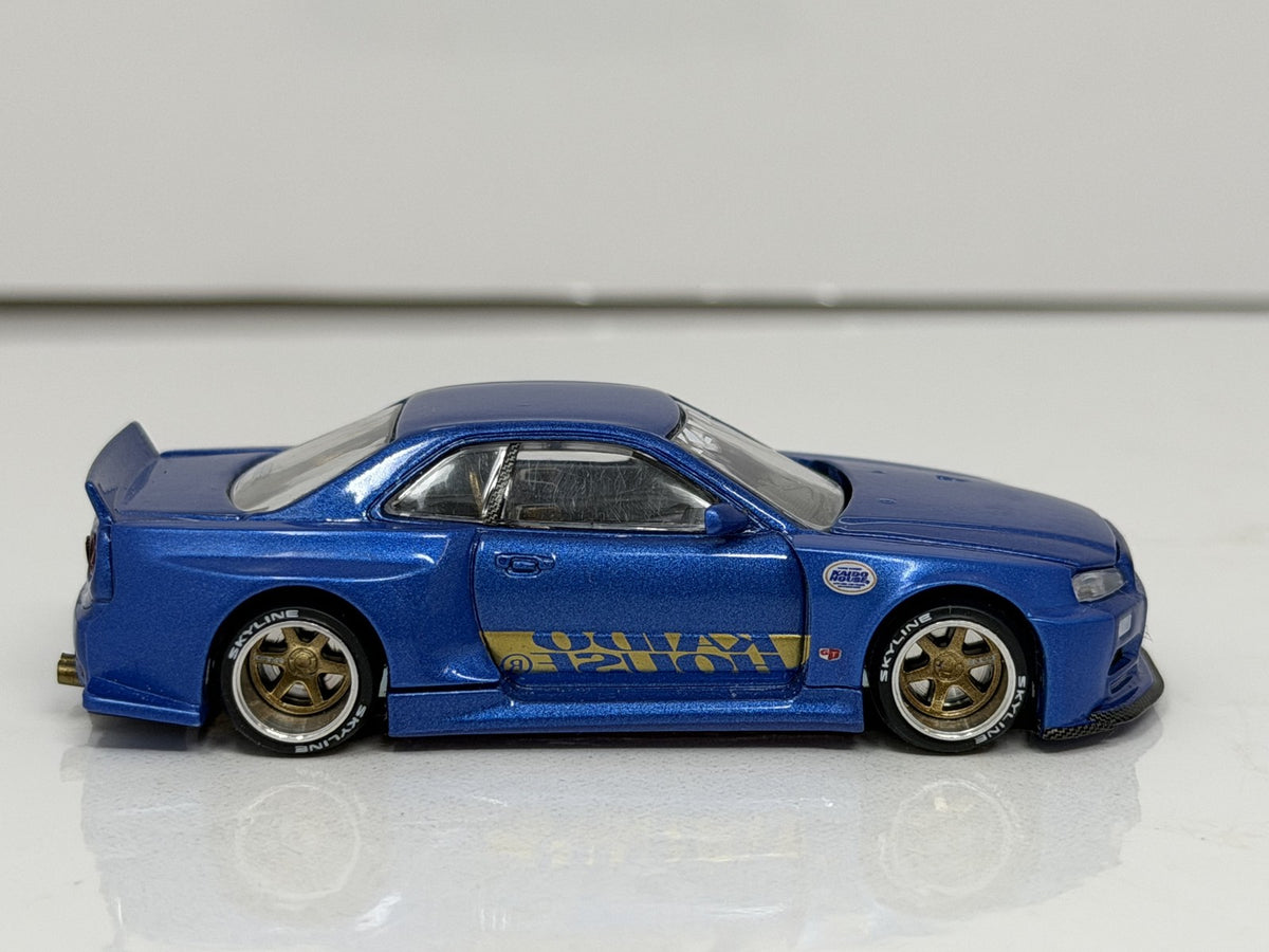 Kaido House Mini GT Nissan Skyline GT-R R34 Shinjuku V2 1:64 Diecast