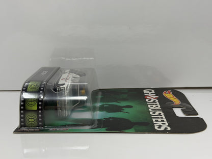Hot Wheels Retro Entertainment Ghostbusters Ecto-1 1:64 Diecast White