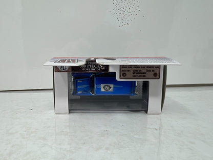 M2 Machines Auto-Thentics 1957 Chevy 150 Handyman Wagon SEMA 1:64 Diecast