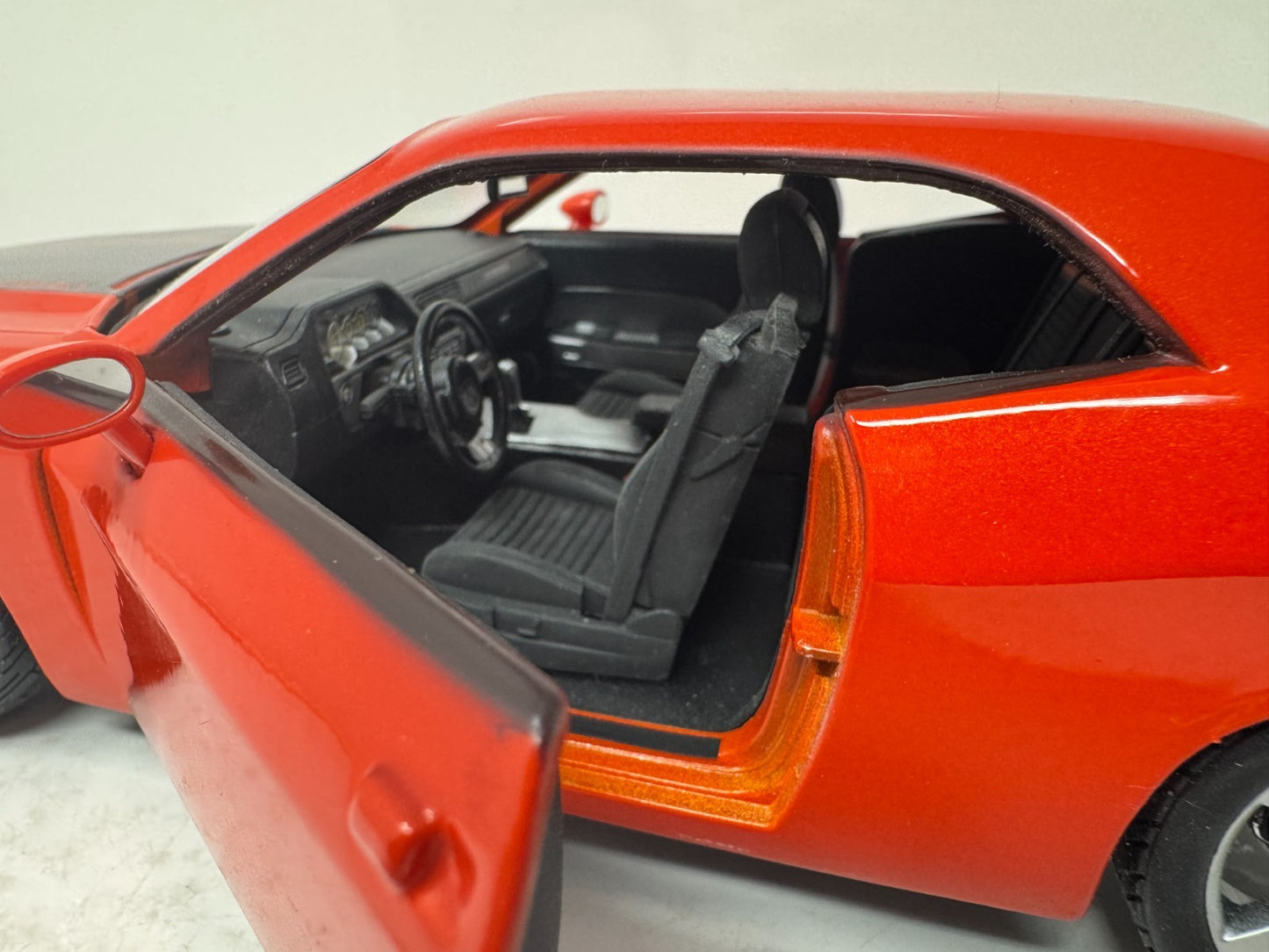 Maisto 2006 Dodge Challenger Concept 1:18 Diecast Special Edition