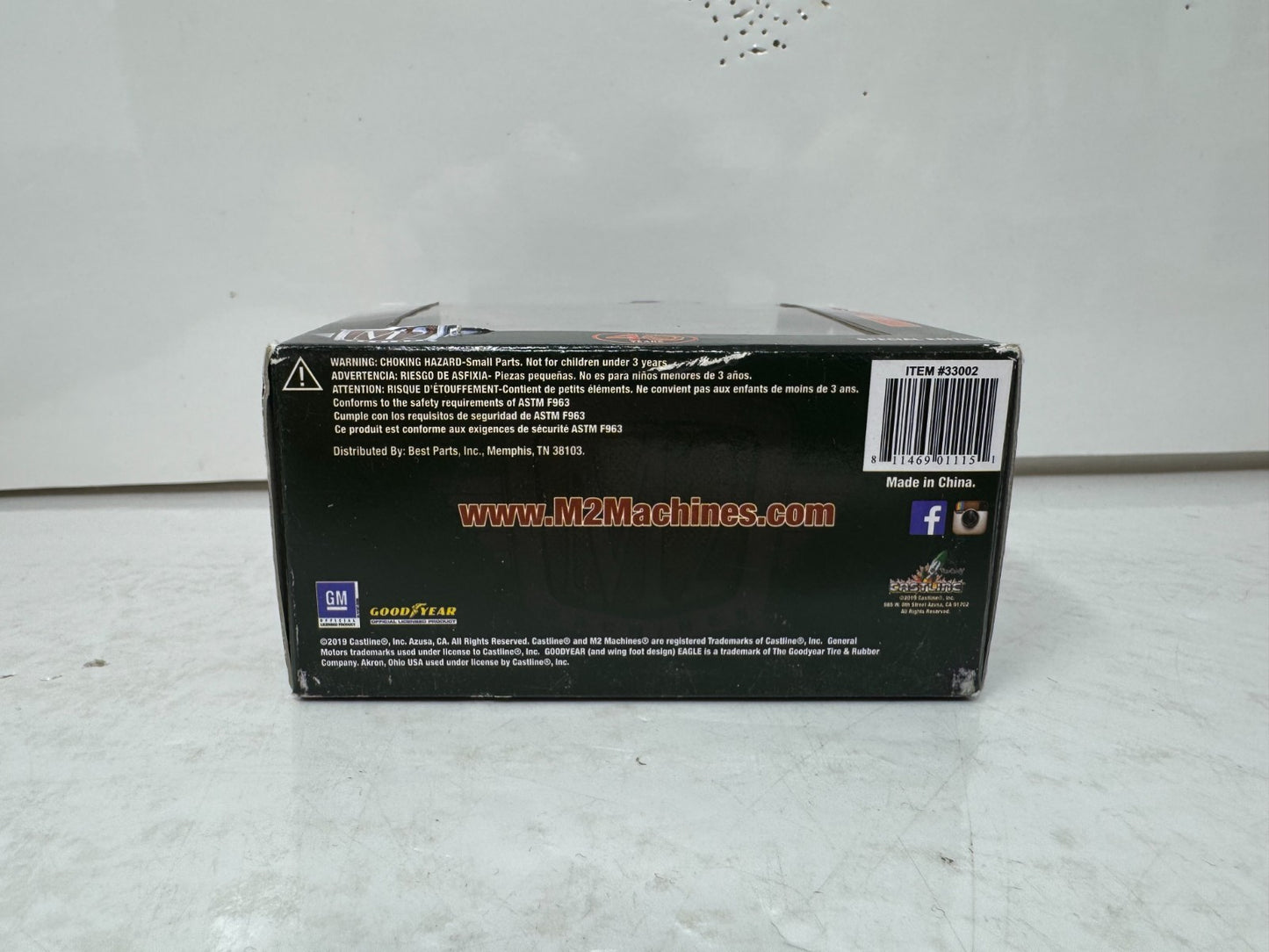 M2 Machines Auto Lift 1979 Chevrolet Scottsdale AutoZone 40 Years 1:64 Diecast