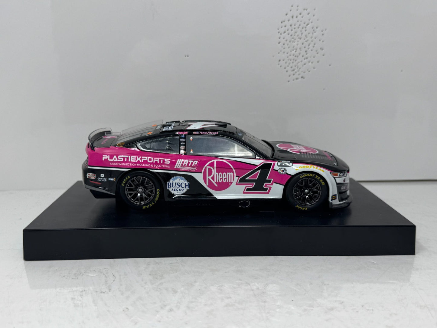 Lionel Nascar #4 Kevin Harvick Rheem Chasing the Cure 2023 Mustang 1:24 Diecast