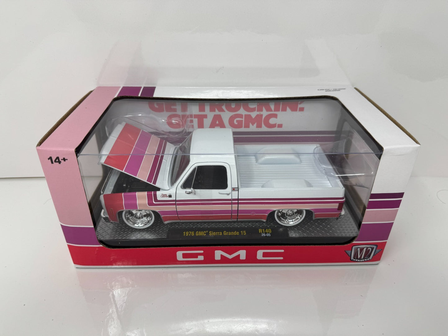 M2 Machines 1976 GMC Sierra Grande 15 Pickup Truck 1:24 Diecast