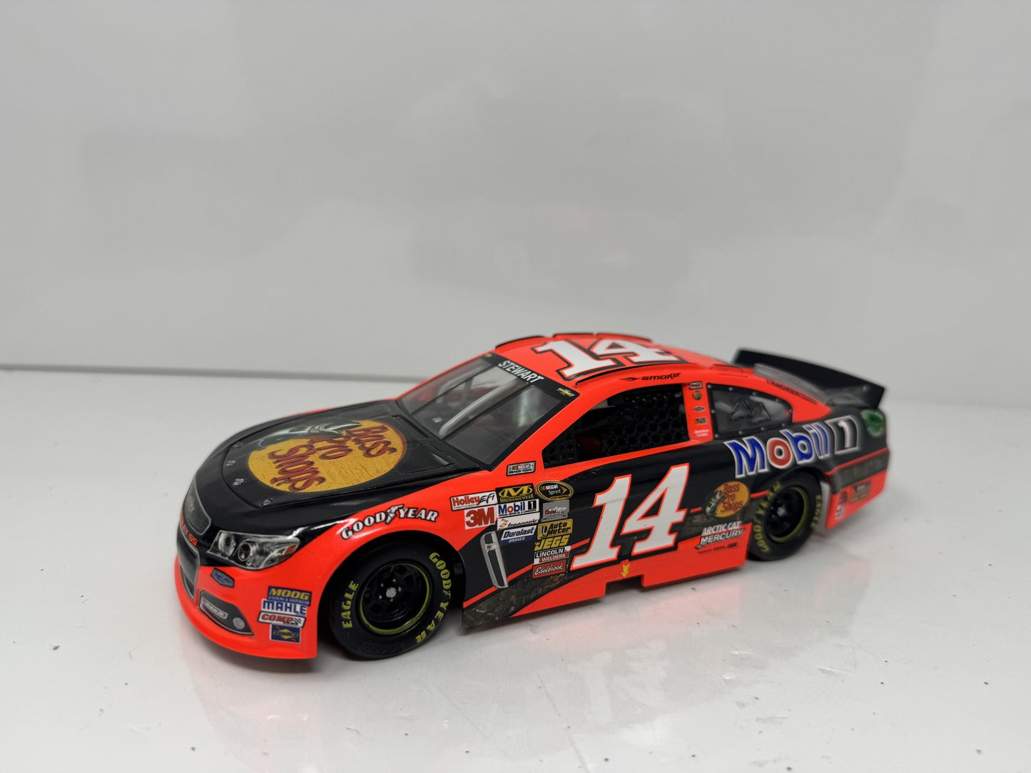 Lionel NASCAR Tony Stewart #14 Bass Pro Shops Orange 2013 Chevy SS 1:24 Diecast