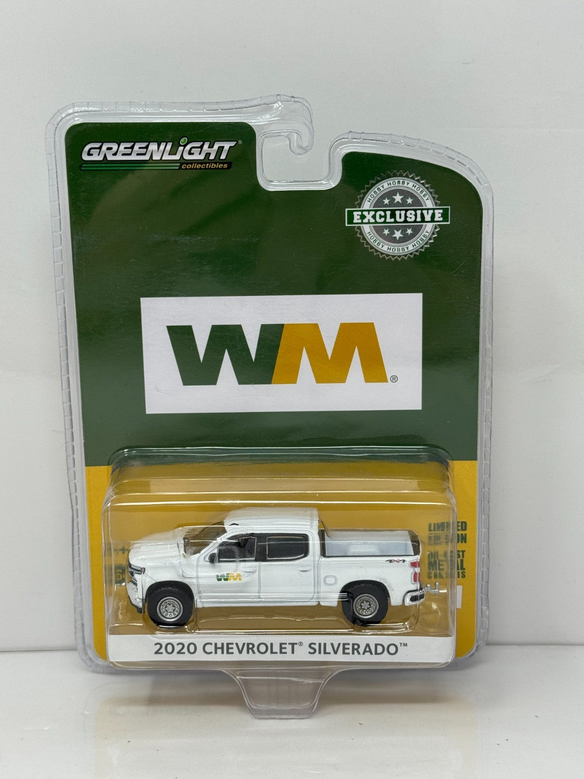 Greenlight Waste Management 2020 Chevrolet Silverado 4x4 Truck 1:64 Diecast