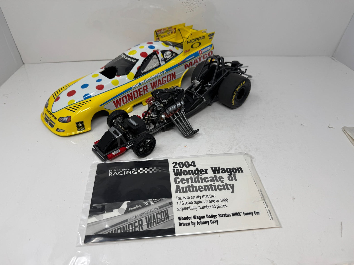 Milestone Johnny Gray NHRA Wonder Wagon Dodge Stratus Funny Car 1:16 Scale