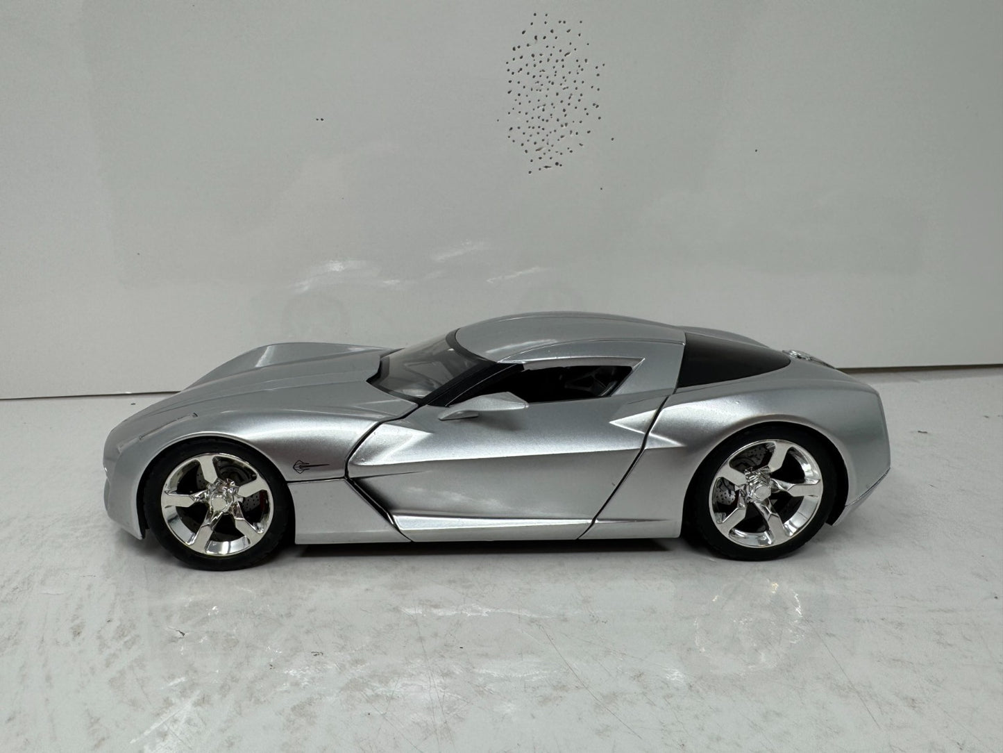 Jada Collectors Club 2009 Corvette Stingray Concept 1:18 Diecast Limited Edition