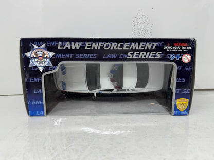 Motormax RCMP Ford Crown Victoria Police Car 1:24 Diecast Blue Box Edition