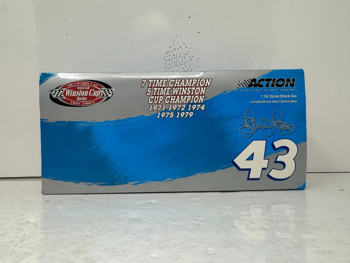 Action Nascar #43 Richard Petty Victory Lap / 7x Champion 2003 1:24 Diecast