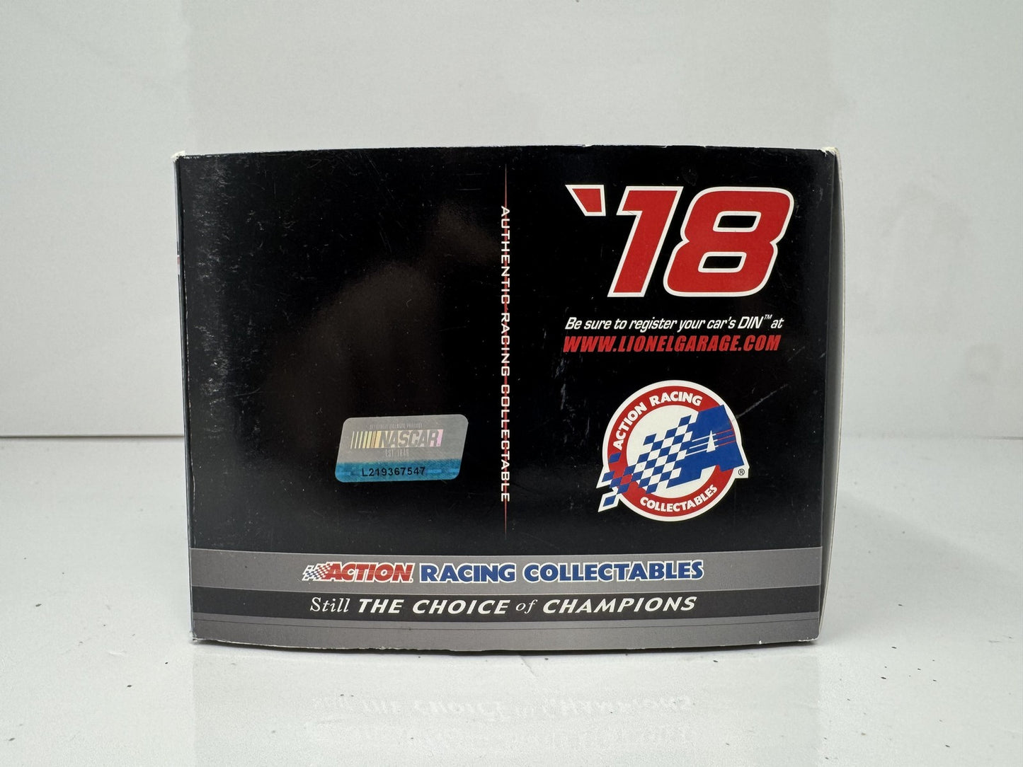 Lionel NASCAR William Byron #24 Liberty University 2018 Chev Camaro 1:24 Diecast