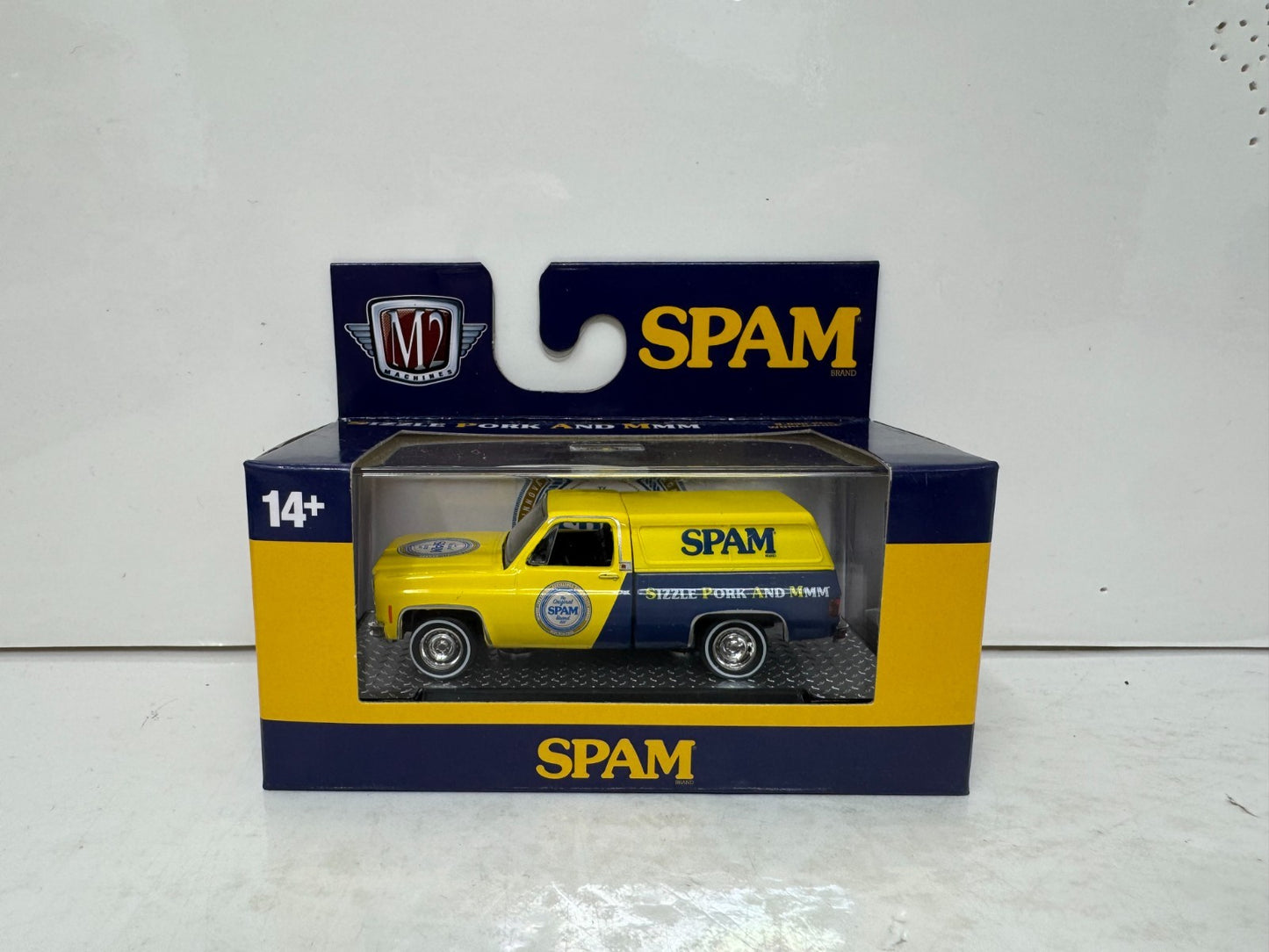 M2 Machines SPAM 1975 GMC Sierra Grande 15 1:64 Diecast