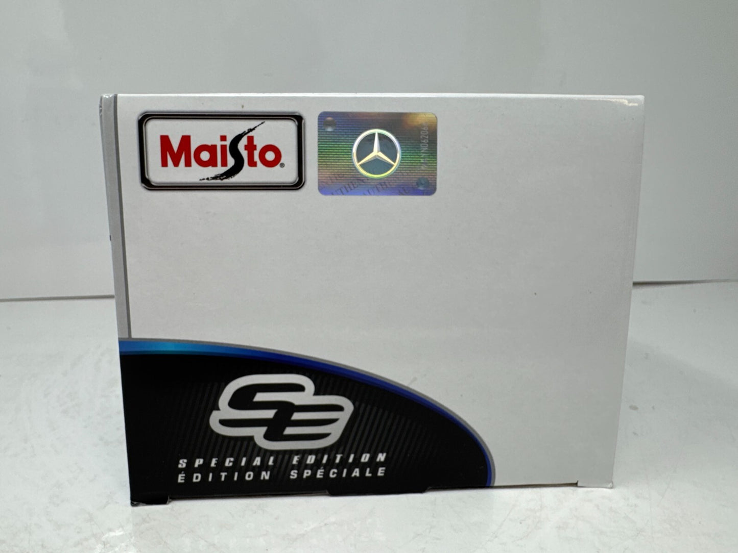 Maisto Mercedes-Benz CLK-GTR Street Version Special Edition 1:18 Diecast