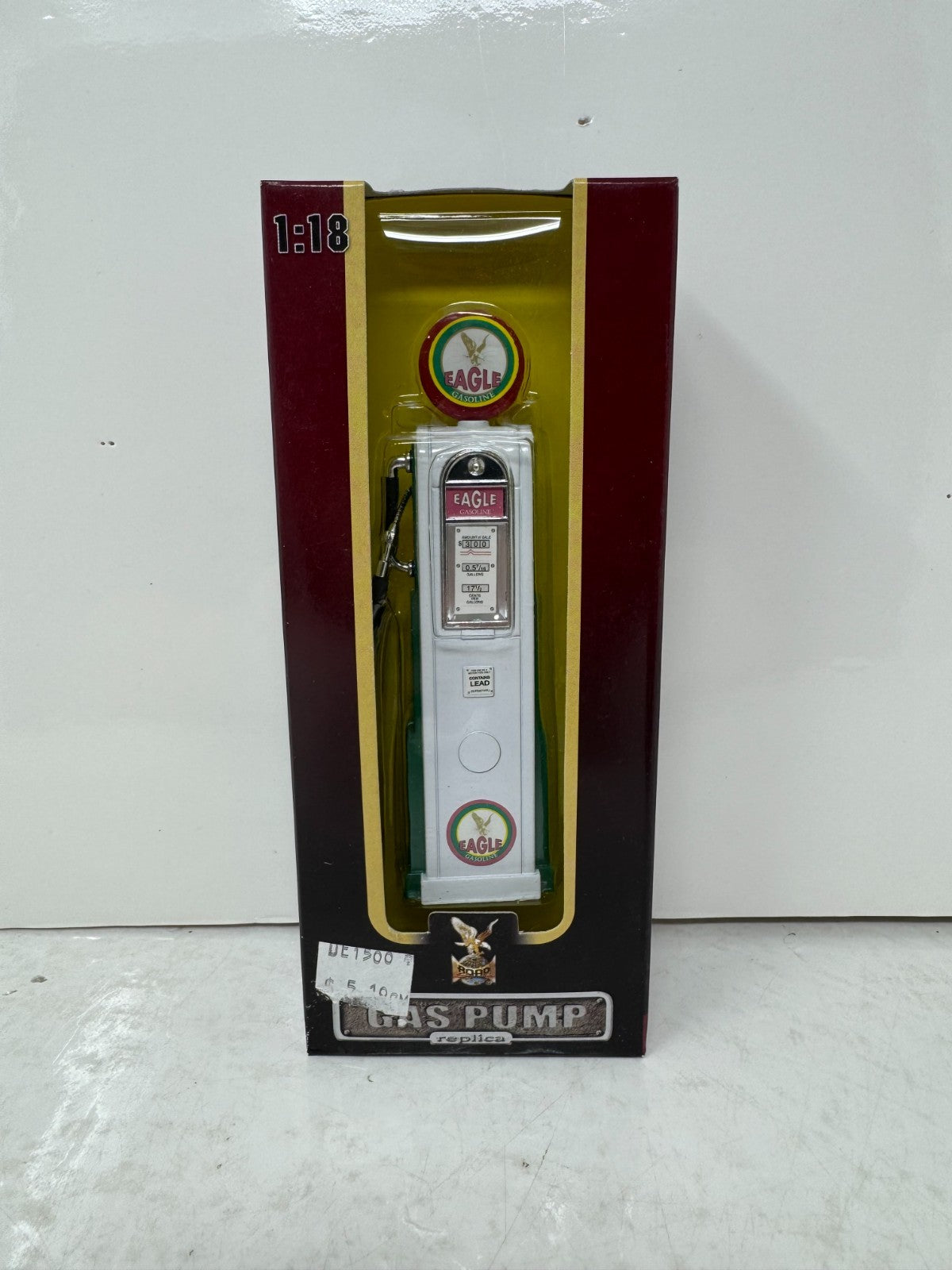 Yat Ming Road Signature Eagle Gas Pump 1:18 Diecast Vintage Service Station