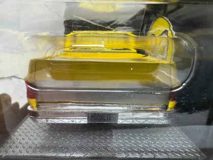 M2 Machines 1973 Chevrolet Cheyenne 10 Moon Eyes Pickup 1:24 Diecast