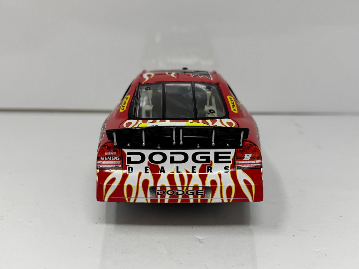 Motorsports Authentics NASCAR Kasey Kahne #9 Dodge Fan Design 2006 1:24 Diecast