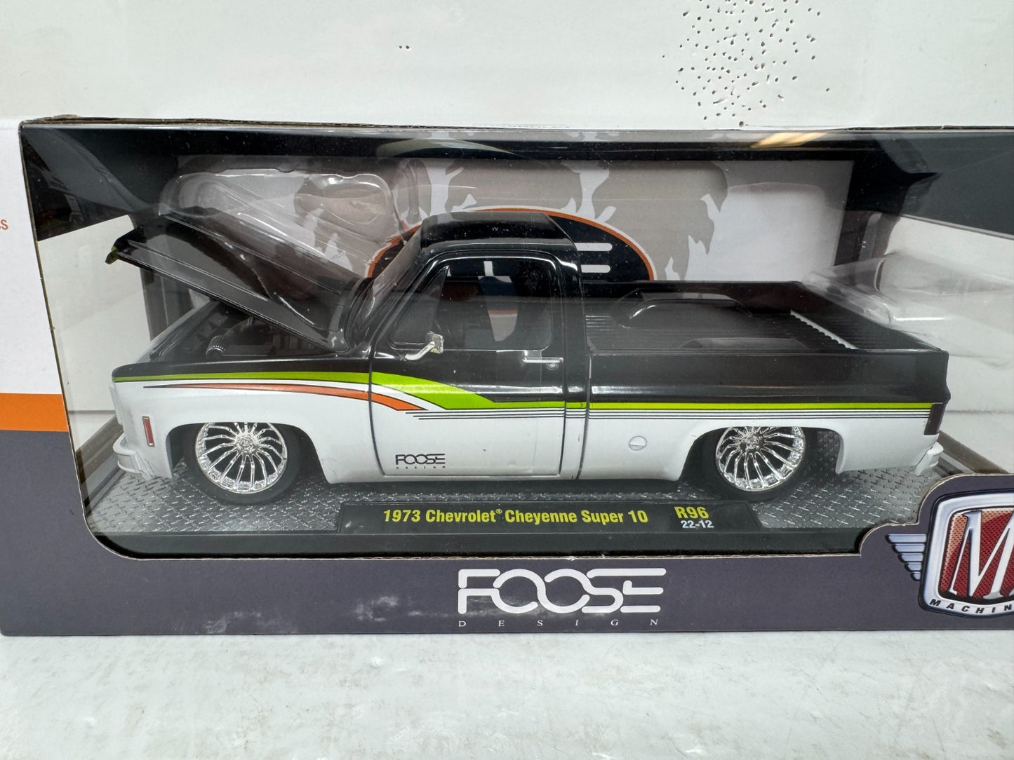 M2 Machines Foose 1973 Chevrolet Cheyenne Super 10 1:24 Diecast