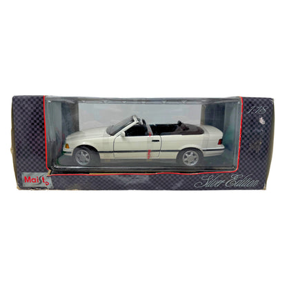 Maisto 1993 BMW 325i Convertible Silver Series 1:18 Diecast